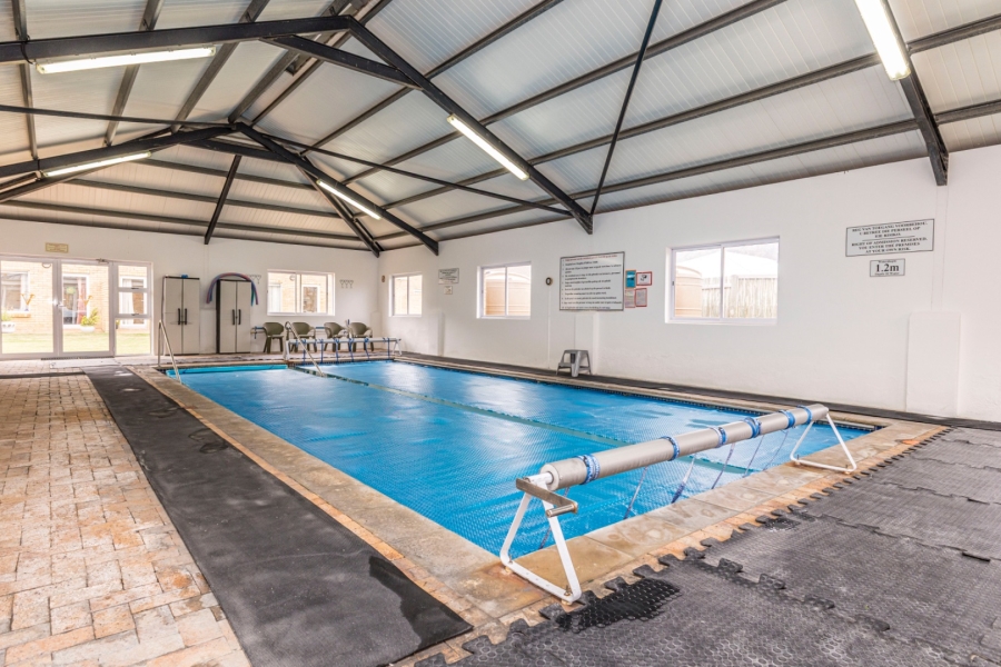 2 Bedroom Property for Sale in Whispering Pines Western Cape